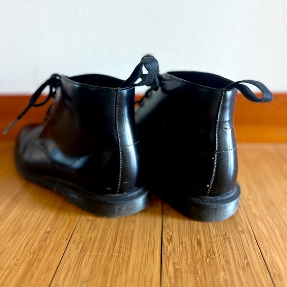 Dr. Martens Emmeline boot size 8 - Picture 1 of 5